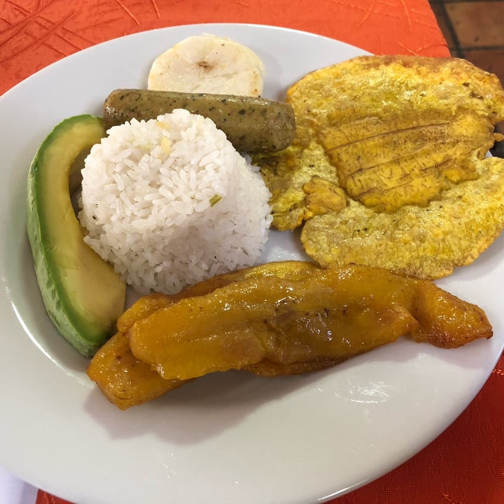 photo of Restaurant Ecotienda Fractals Bandeja Paisa shared by @bebo9929 on  13 Oct 2023 - review