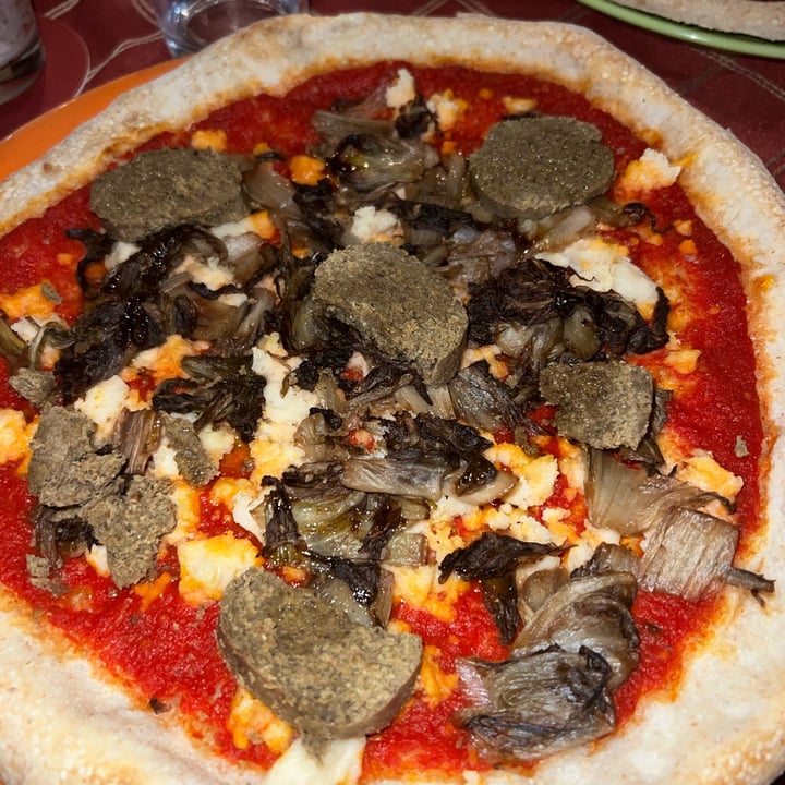 photo of Pizzeria San Martin Radicchio e Salsiccia Vegana shared by @ladoc82 on  16 Sep 2023 - review