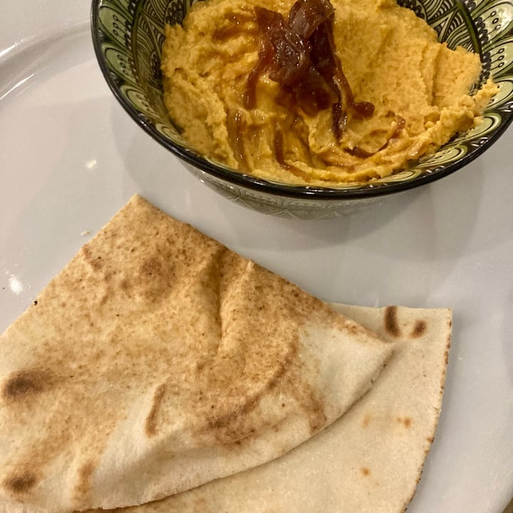 photo of Mama Tierra Hummus With Sweet Potato shared by @aminacarli on  30 Sep 2023 - review