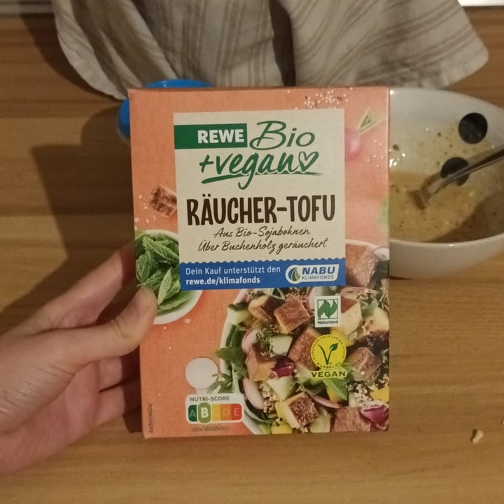 photo of Rewe Bio Räucher-Tofu shared by @rotolosa on  16 Jan 2024 - review