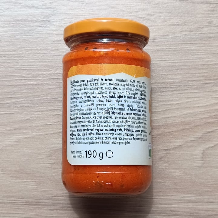photo of Vemondo Pesto vegan, Rosso, Basilico, alla Cabrese shared by @flowvegan on  30 May 2024 - review