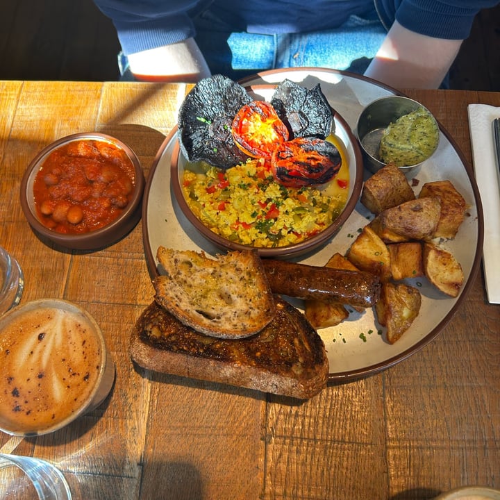 photo of mallow Full English Breakfast shared by @beckyallott on  06 Apr 2025 - review