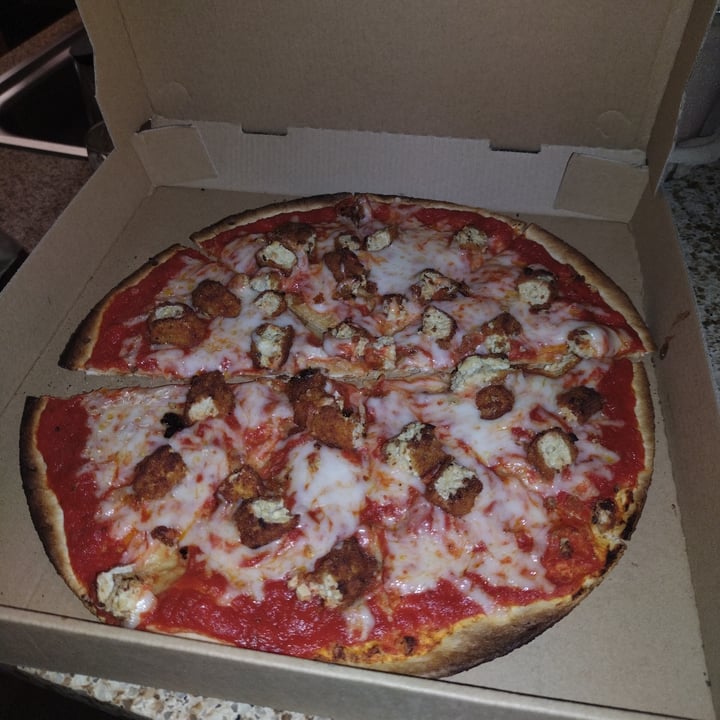photo of The Green Table vegan pizza shared by @alyssaa on  18 Aug 2023 - review