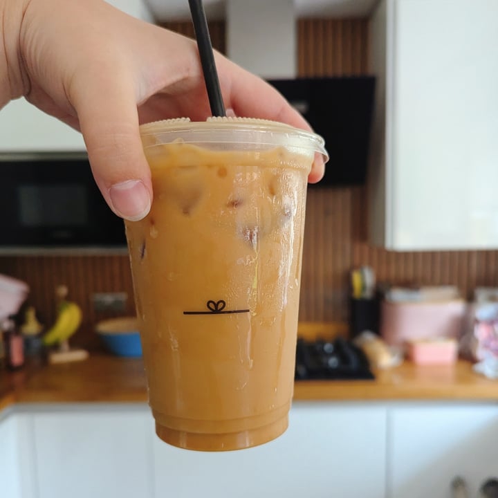 photo of Kettle Black Iced Latte w/ Rose shared by @bethany777 on  20 Aug 2024 - review