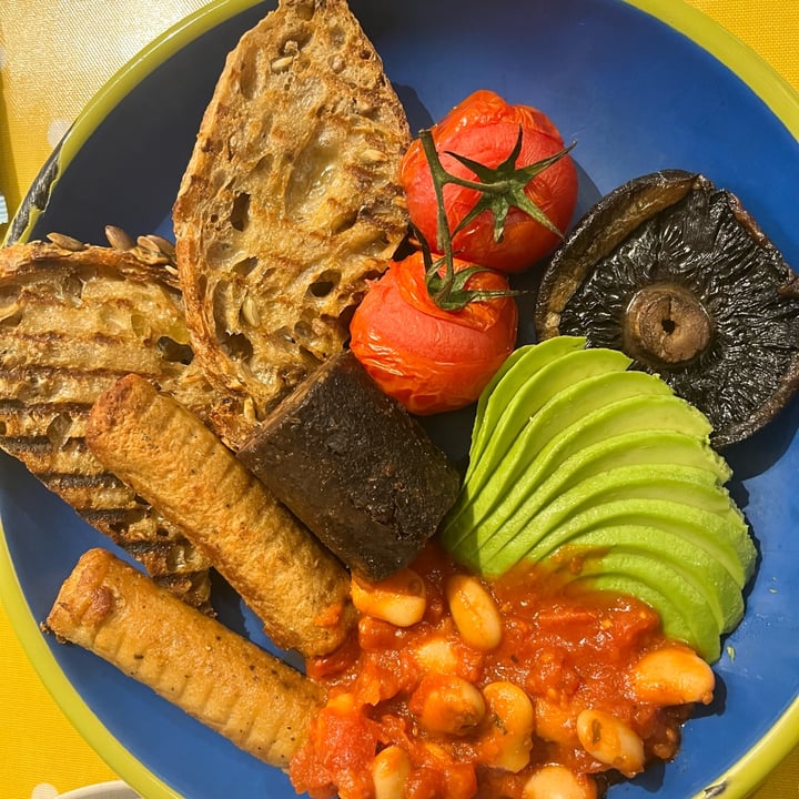 photo of Broadway Deli Vegan fry up shared by @madeline39 on  29 Apr 2024 - review