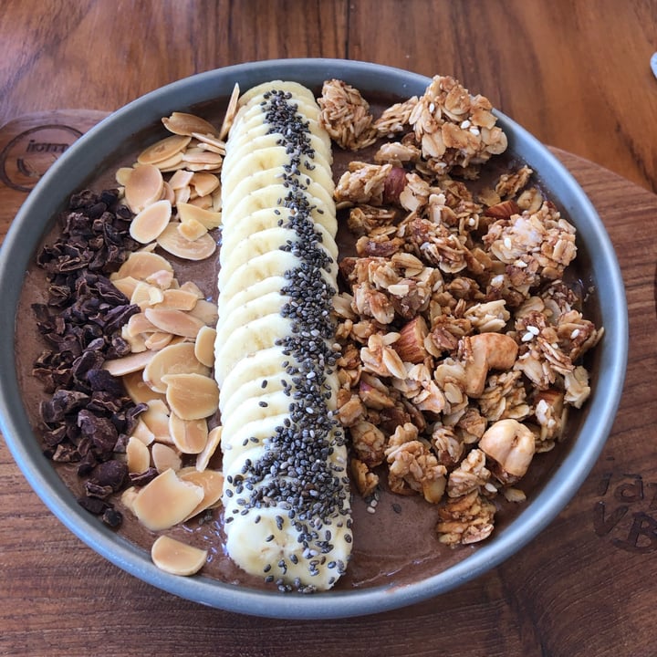 photo of I Am Vegan Babe Cafe Tropical Tree Smoothie Bowl shared by @rainklau on  01 Mar 2024 - review