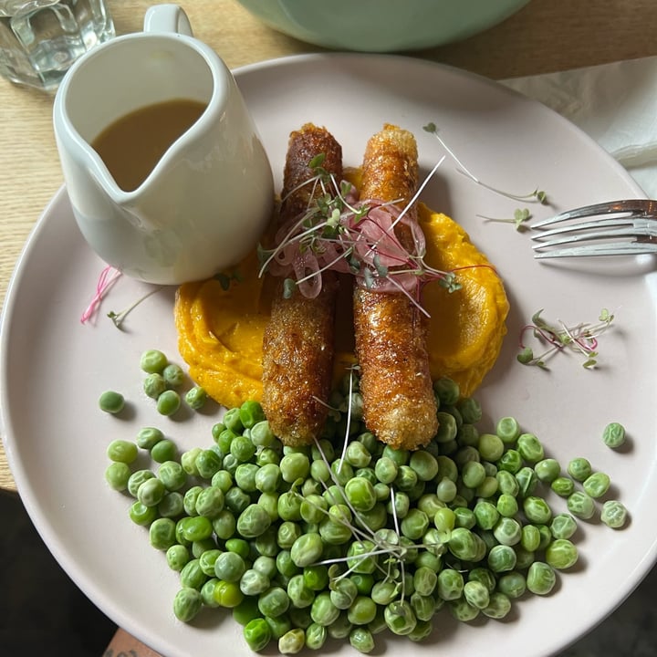 photo of LaGula By The Hungry Tapir Bangers & Mash shared by @crueltyfreetan on  09 Apr 2024 - review