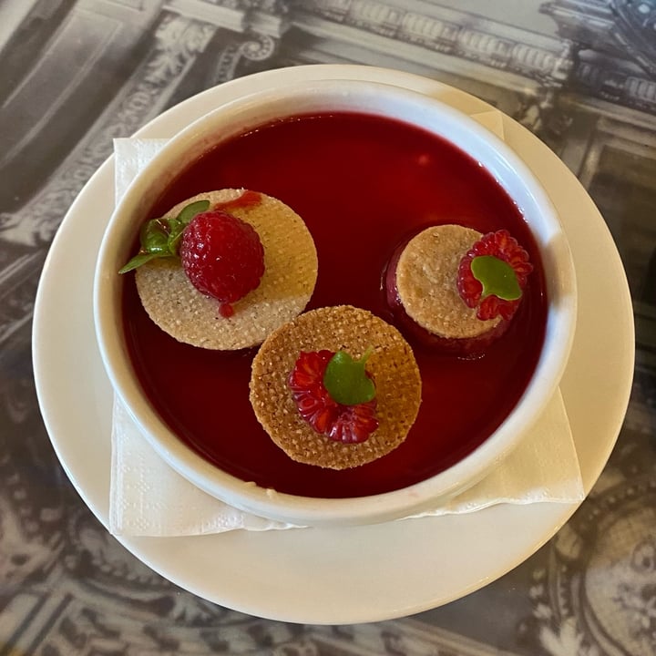 photo of New York Palace Café Panna Cotta Vegana shared by @attolrac on  07 Oct 2024 - review
