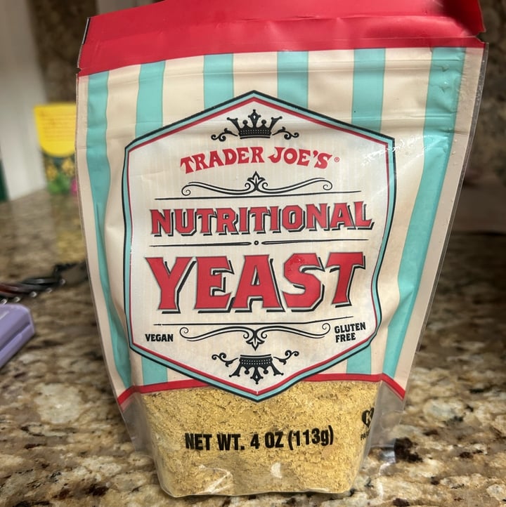 photo of Trader Joe's Nutritional Yeast shared by @moustachedvegan on  06 Nov 2023 - review