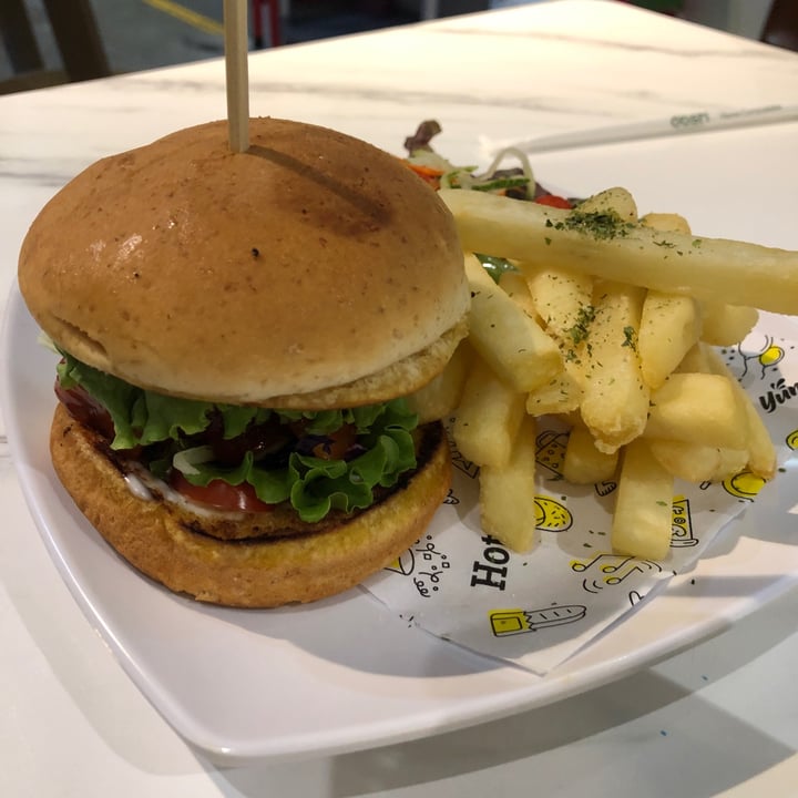 photo of 5Green Blossom Korean Vegan Burger shared by @ziggyradiobear on  30 Dec 2023 - review