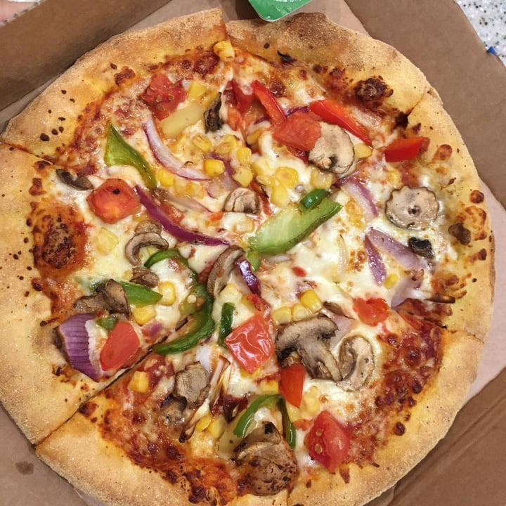 photo of Dominos Pizza Vegan Veggie Supreme shared by @salsedine on  06 Apr 2025 - review