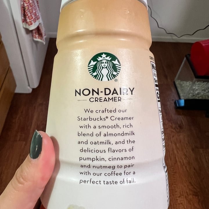 photo of Starbucks Non-Dairy Creamer Almondmilk and Oatmilk Pumpkin Spice Latte shared by @marykathryncs on  12 Sep 2023 - review