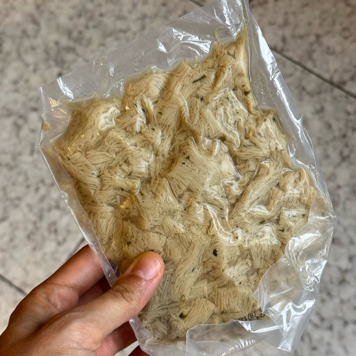 photo of Wild Food Plant_based Pulled Chicken shared by @mykemical on  13 Oct 2025 - review