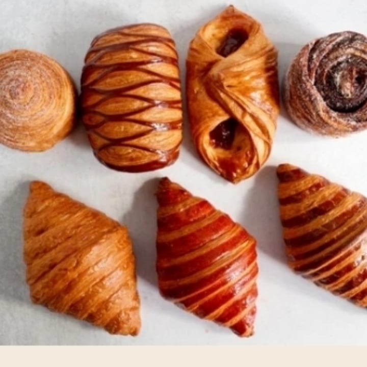 photo of L’Artisane Creative Bakery Croissant Assortment shared by @thoroughseagull51 on  14 Oct 2024 - review