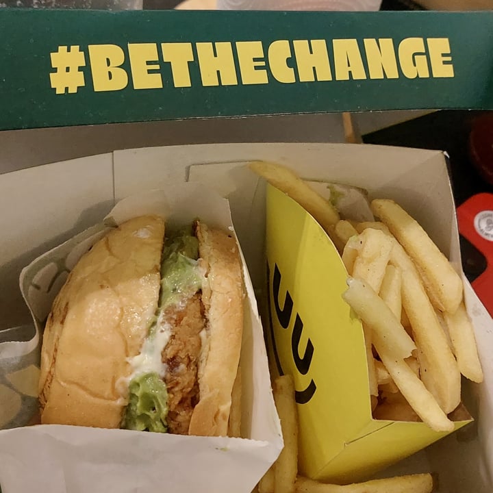 photo of JOY Burgers Barrio Chino holy guacamole shared by @eternavegan07 on  28 Sep 2023 - review