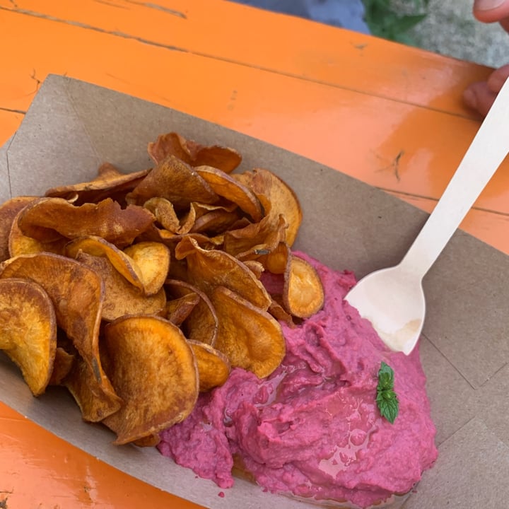 photo of Vegman street food superhero Pink Hummus shared by @isarab on  03 Aug 2024 - review