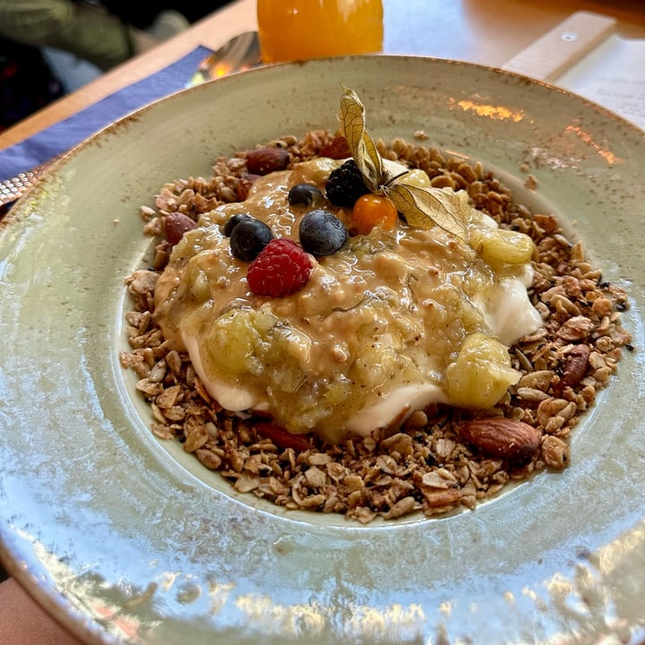 photo of Leni liebt Kaffee Tahini Granola shared by @ninacita on  12 Jun 2024 - review