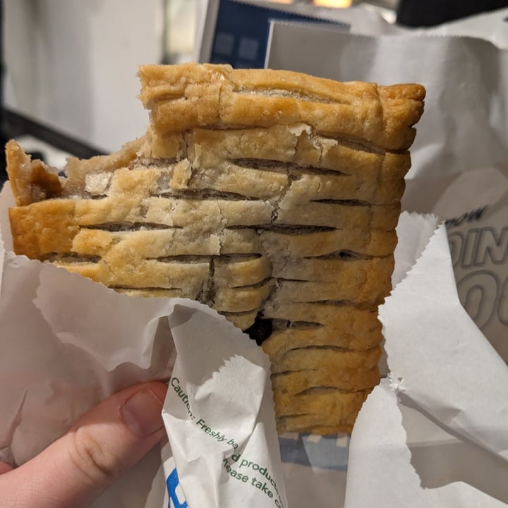 photo of Greggs Vegan Steak Bake (New & Improved) shared by @seaweedvibes on  05 Jan 2024 - review