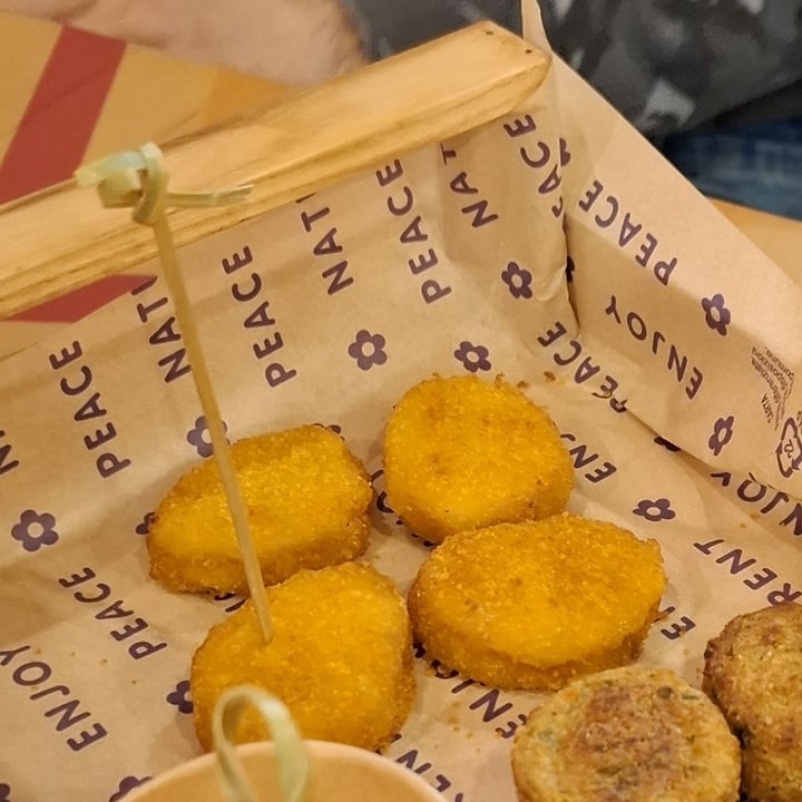photo of Flower Burger flower nuggets shared by @nixandstuffs on  27 Feb 2025 - review