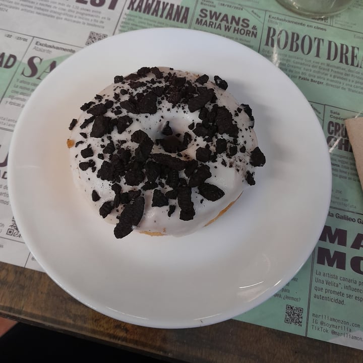 photo of Santa y Pura Vegan Bar donut de oreo shared by @vviborezna on  05 Dec 2023 - review