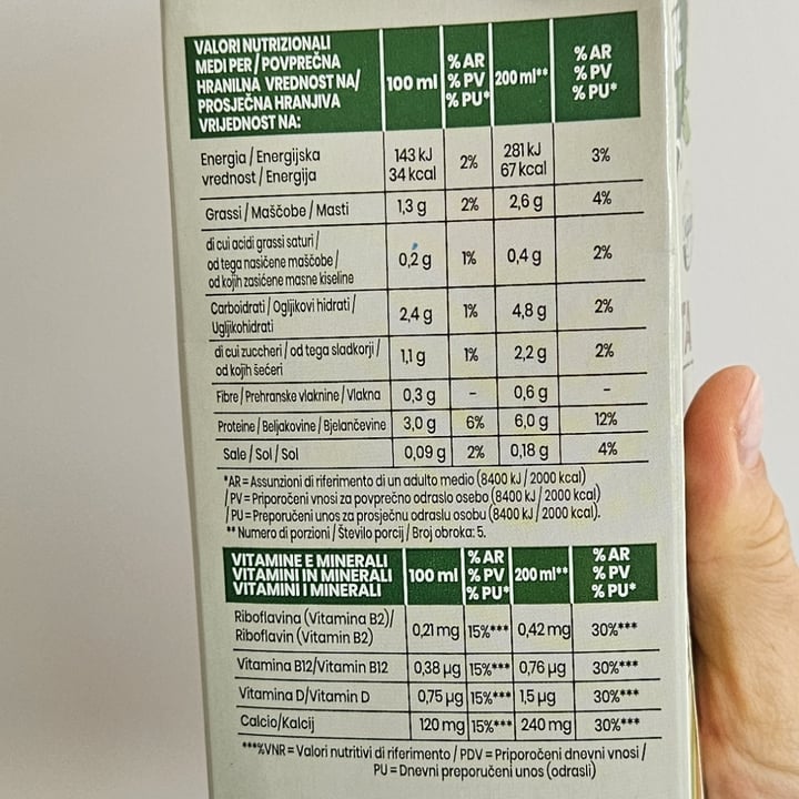 photo of Amo Essere Veg barista bevanda alla soia shared by @angelarusso on  12 Jul 2025 - review