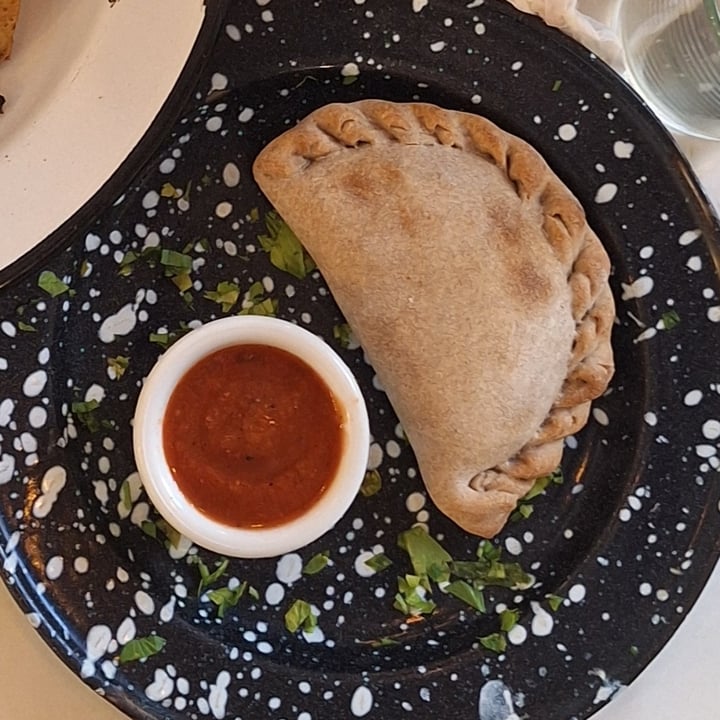photo of Vrinda empanada de lenteja shared by @alexiasnipe on  16 Mar 2025 - review