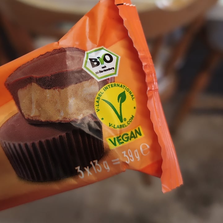 photo of Dm bio Peanut Butter Cups shared by @fraveganita on  06 Oct 2025 - review