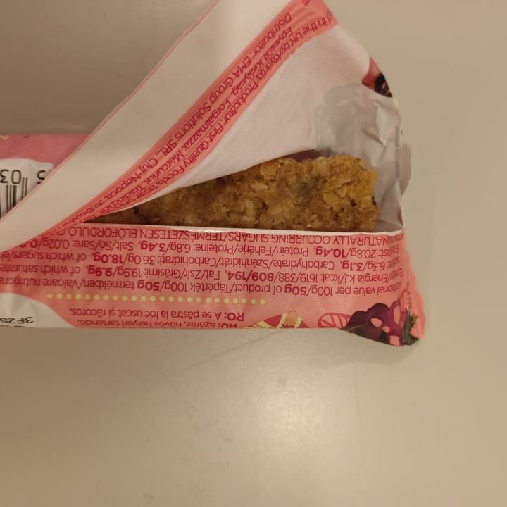 photo of Ma baker Raspberry Flapjack shared by @jaffywhim on  27 Feb 2024 - review