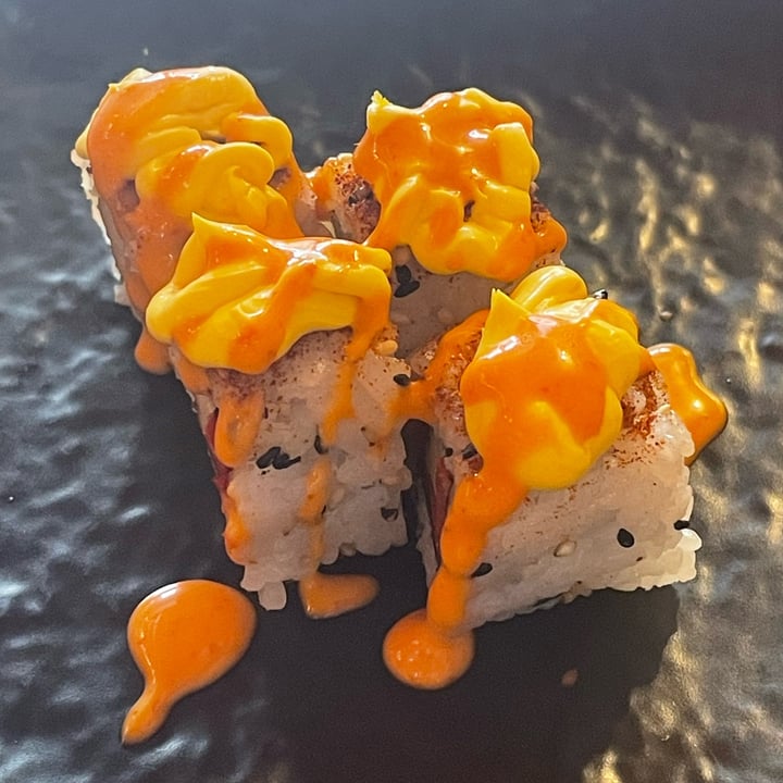photo of Colors vegan sushi Uramaki Laka Smoked Maki shared by @martyveg9 on  18 Apr 2025 - review