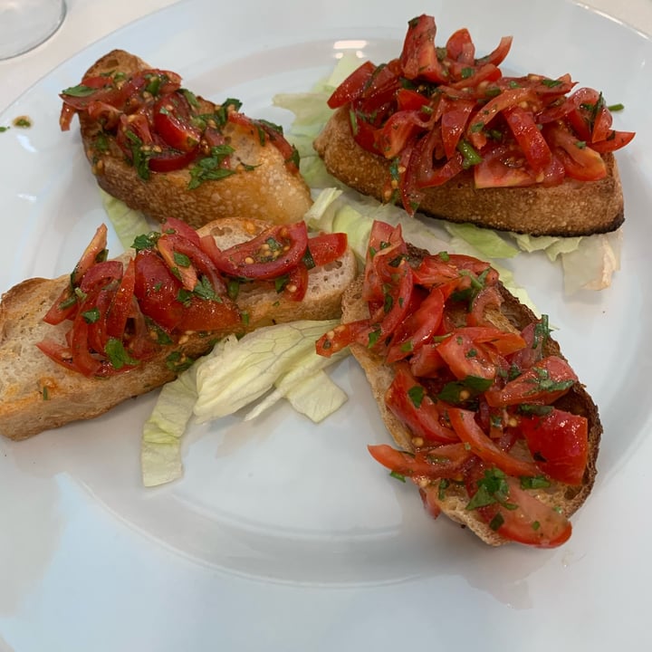 photo of Ristorante pizzeria Rosmarino bruschette al pomodoro shared by @lorella67 on  04 Jan 2024 - review