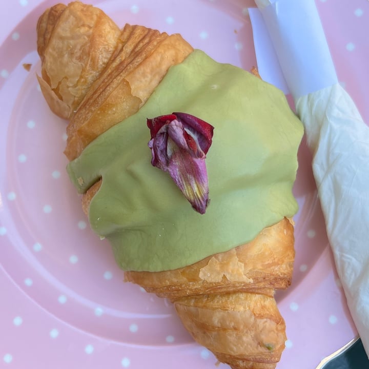 photo of Chaumont Vegan green matcha croissant shared by @vegangumshoe on  27 Aug 2023 - review