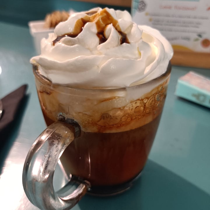 photo of Crazy Cat Café Coffee with cream and Sirup shared by @blanqui-bs on  17 Nov 2023 - review