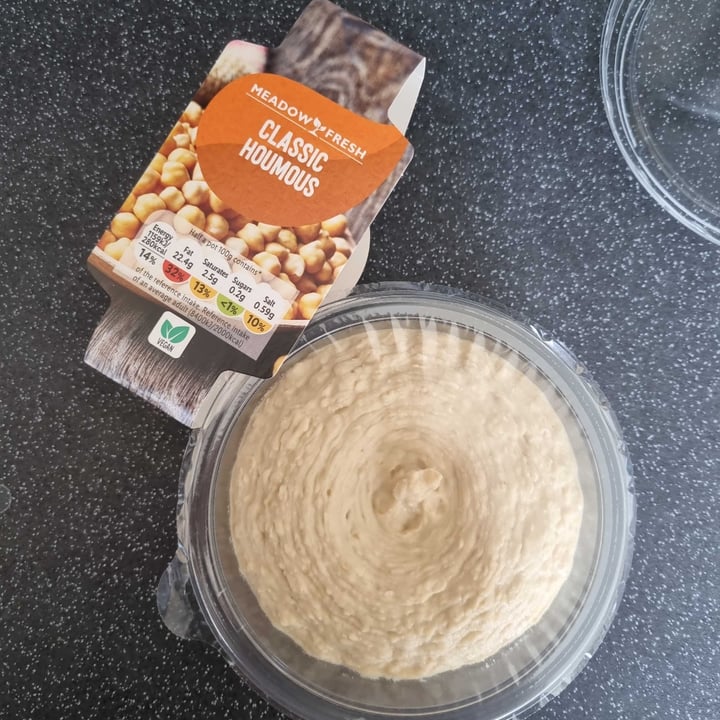 photo of Meadow Fresh Classic Houmous shared by @martieffe90 on  27 Apr 2024 - review