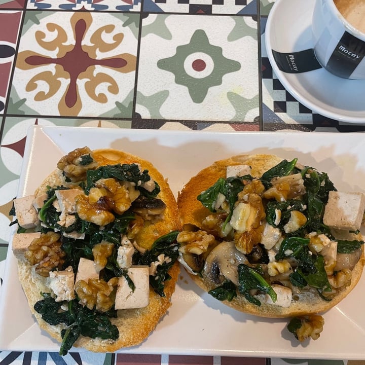 photo of Restaurante Le Croustillant Tosta con setas y tofu shared by @freelorni on  31 Aug 2023 - review