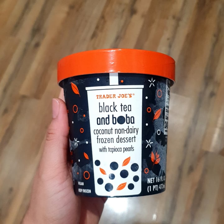 photo of Trader Joe's black tea and boba coconut non-diary frozen dessert shared by @viralata on  25 Nov 2023 - review