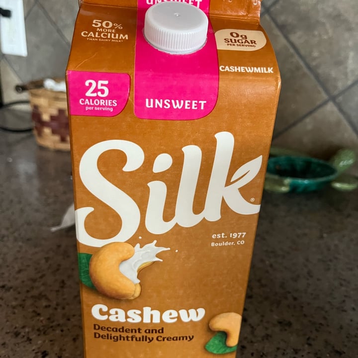 photo of Silk Cashew milk unsweetened shared by @tatanka05 on  07 Apr 2024 - review