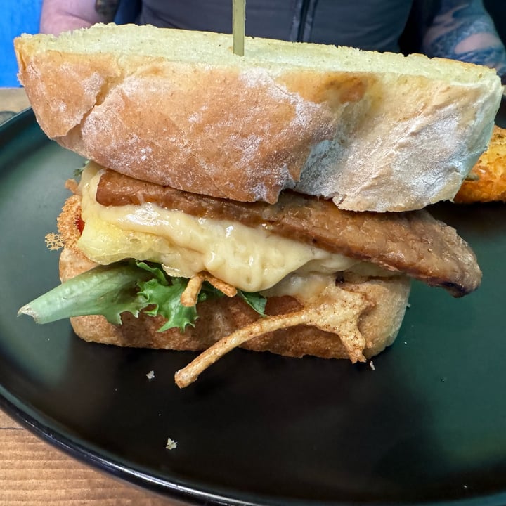 photo of Bravocados Breakfast Sandwich shared by @veganmika on  25 Mar 2024 - review