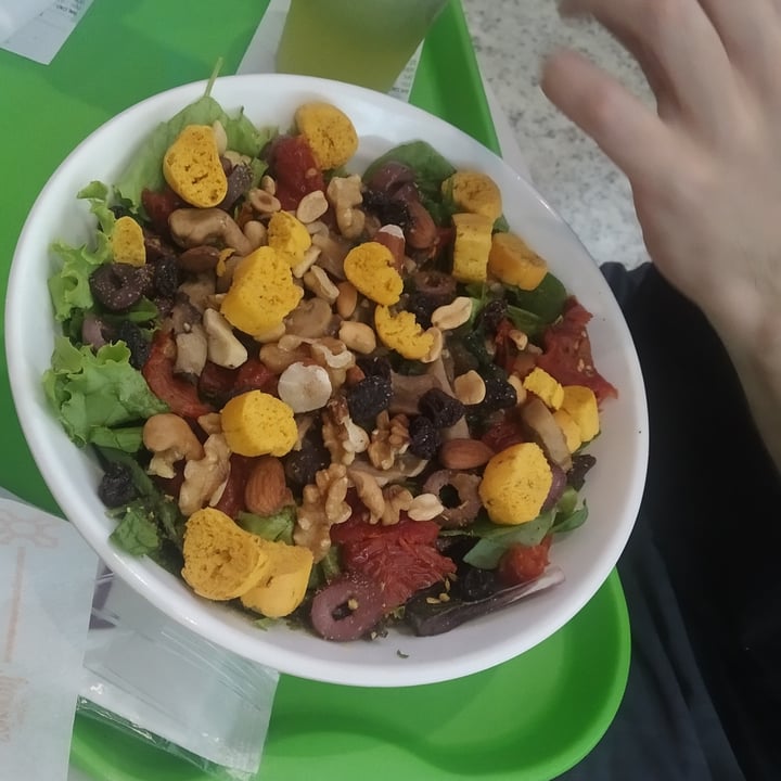 photo of Tucanos Garten Shopping Salada Com Castanhas shared by @luisafdem on  29 Nov 2023 - review