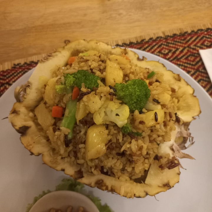 photo of Vegan Heaven Pineapple Fried Rice shared by @punilu on  27 Sep 2023 - review