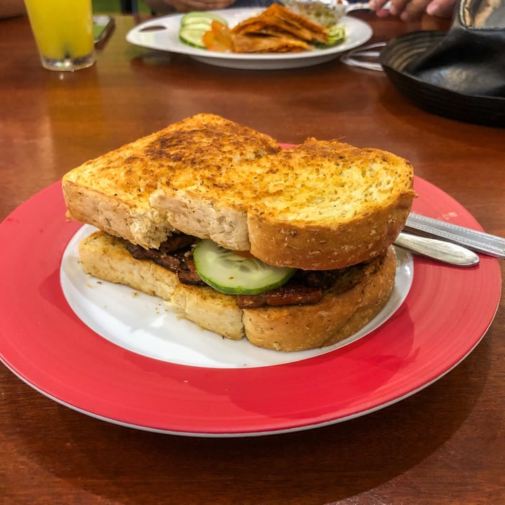 photo of Indah Cafe. Art & Event Space. Cooking Class Rendang Tempeh Sandwich shared by @m1tch9i on  24 Feb 2025 - review