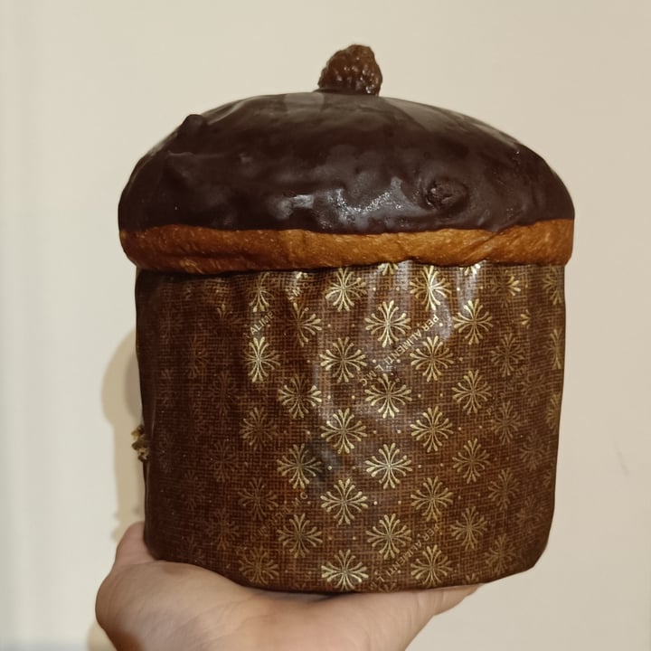 photo of Lullaby Cakes Panettone Castagne candite e cioccolato fondente shared by @leti-99 on  25 Dec 2024 - review