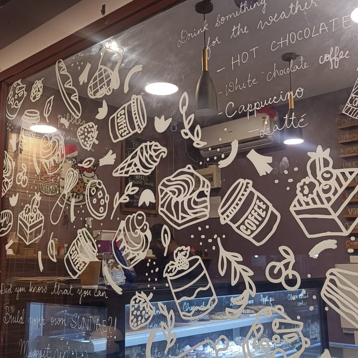 photo of Pibbles Bakery Blackcurrant ice cream shared by @shivaraman-g on  28 Dec 2024 - review