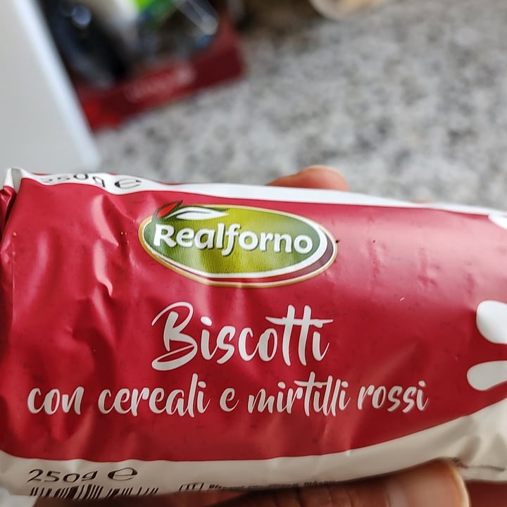 photo of Realforno Biscotti Cereali E Mirtilli Rossi shared by @giuliaolisardinia on  10 Oct 2023 - review