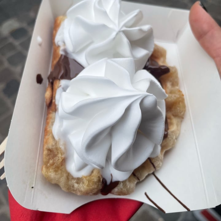 photo of Veganwaf' Vegan waffle with Chocolate and cream shared by @vanepiterman on  31 Aug 2024 - review