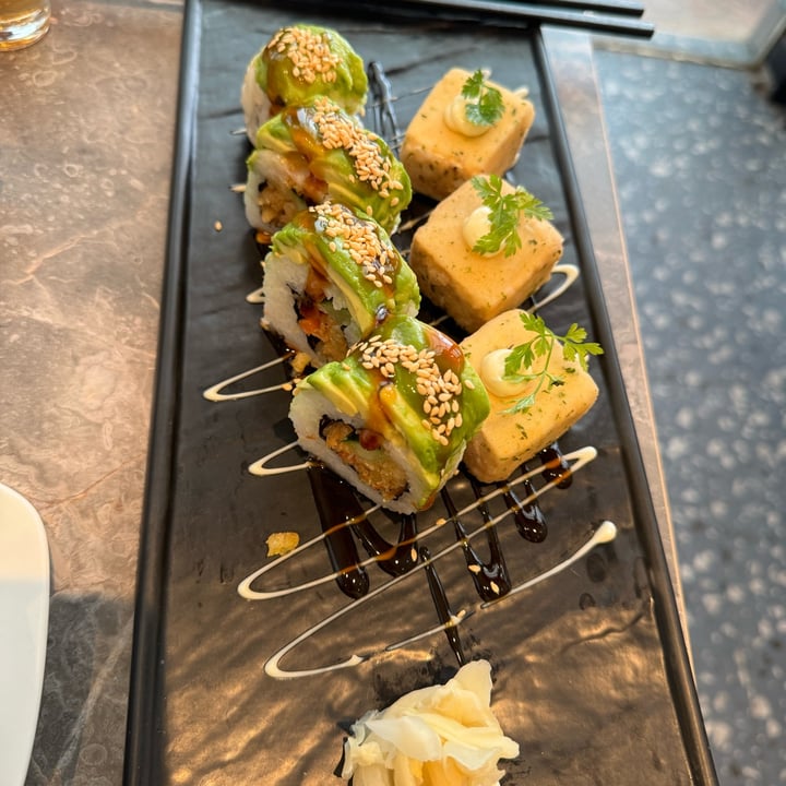 photo of Elemen @Millenia Walk Tempura Tofu with Avocado Roll shared by @csquaree on  24 Dec 2023 - review