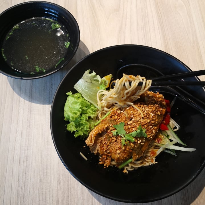 photo of Kale by KangSu @ The Adelphi Signature Chicken Noodles shared by @torero on  23 Apr 2024 - review