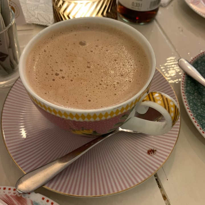 photo of Isabella Glutenfreie Pâtisserie Hot Chocolate (with Soymilk) shared by @potplant on  27 Apr 2024 - review