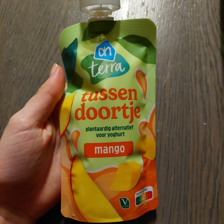 photo of Albert Heijn terra tussendoortje plantaardig alternatief voor yoghurt mango shared by @frendssnotfood on  12 Mar 2024 - review