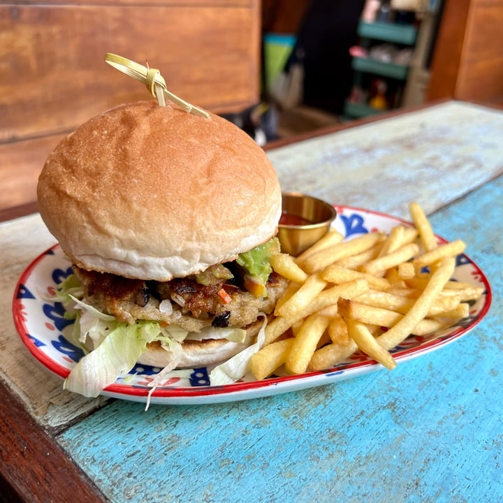 photo of Elephant Coffee House & Bar Vegan Guacamole Burger shared by @erialc on  07 Feb 2024 - review