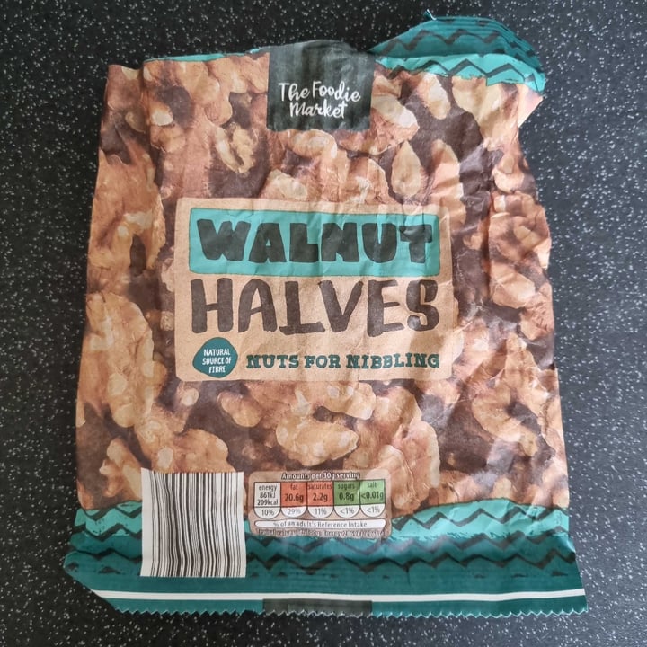 photo of The Foodie Market Walnuts Halves shared by @martieffe90 on  03 May 2024 - review